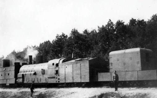 Иллюстрация к книге — Броня русской армии. Бронеавтомобили и бронепоезда в Первой мировой войне [i_275.jpg]