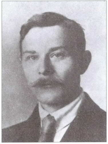 Иллюстрация к книге — Гибель красных моисеев. Начало террора. 1918 год [i_043.jpg]