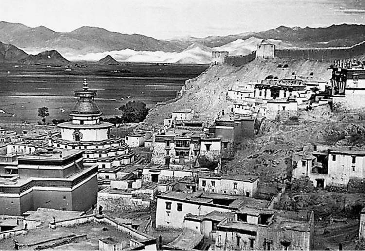 Иллюстрация к книге — Скрытый Тибет. История независимости и оккупации [i_076.jpg]