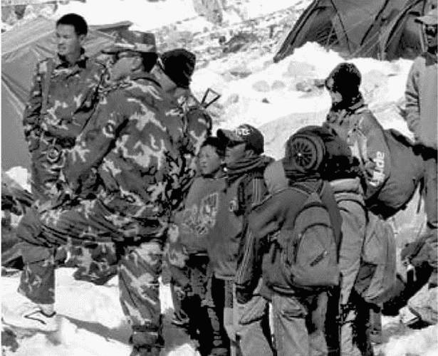 Иллюстрация к книге — Скрытый Тибет. История независимости и оккупации [i_097.jpg]