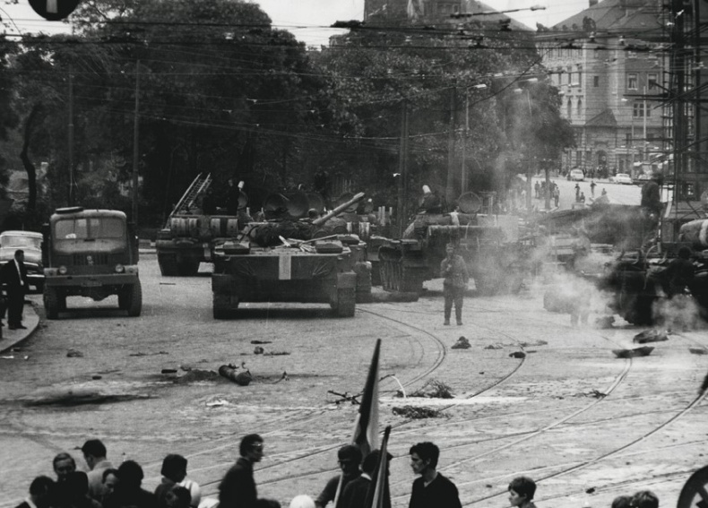 Иллюстрация к книге — Воспоминания о XX веке. Книга вторая. Незавершенное время. Imparfait [i_036.jpg]