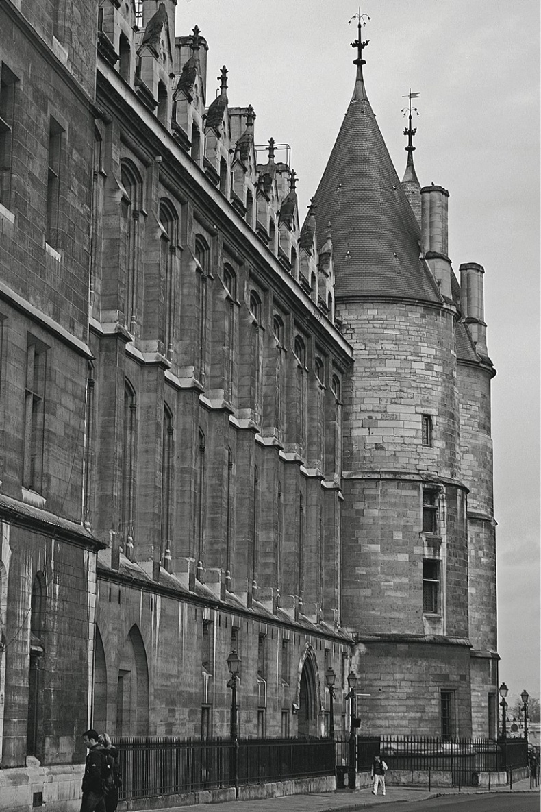 Иллюстрация к книге — Воспоминания о XX веке. Книга вторая. Незавершенное время. Imparfait [i_054.jpg]