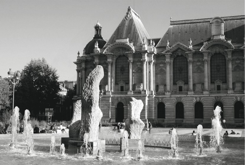 Иллюстрация к книге — Воспоминания о XX веке. Книга вторая. Незавершенное время. Imparfait [i_083.jpg]