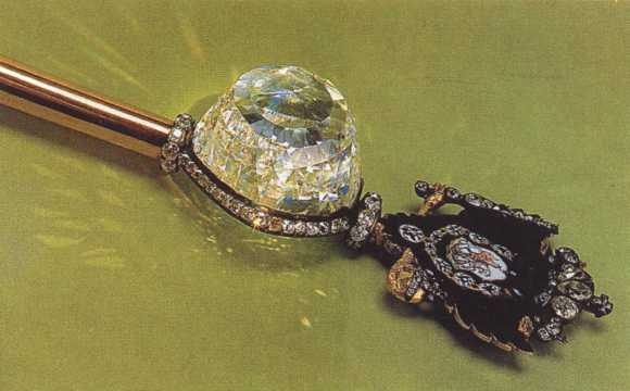 Иллюстрация к книге — Сокровища и реликвии эпохи Романовых [i_023.jpg]