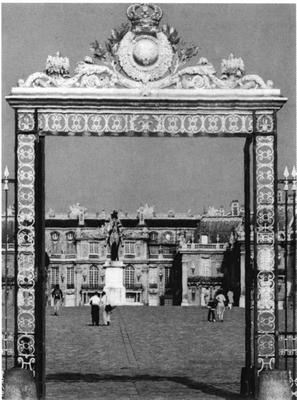 Иллюстрация к книге — Повседневная жизнь Версаля при королях [i_007.jpg]