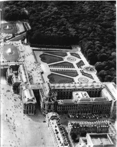 Иллюстрация к книге — Повседневная жизнь Версаля при королях [i_022.jpg]