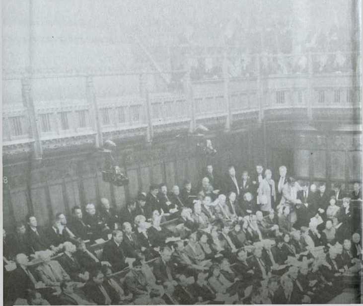 Иллюстрация к книге — Повседневная жизнь британского парламента [i_002.jpg]