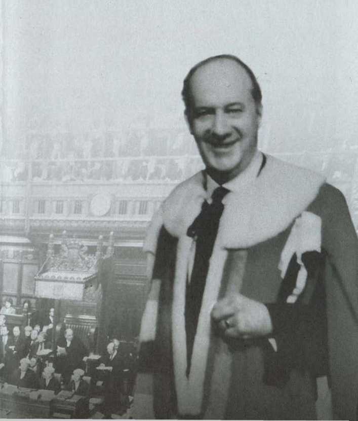 Иллюстрация к книге — Повседневная жизнь британского парламента [i_004.jpg]