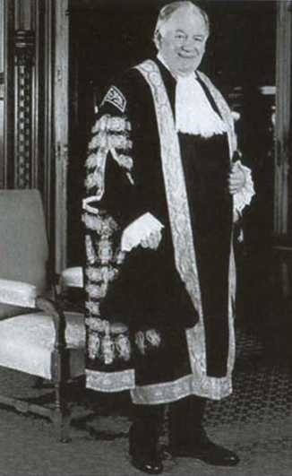 Иллюстрация к книге — Повседневная жизнь британского парламента [i_029.jpg]