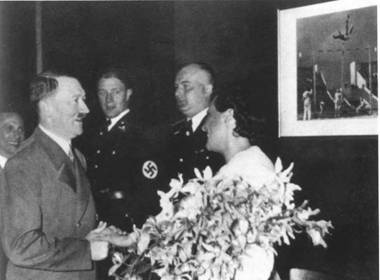 Иллюстрация к книге — Повседневная жизнь Берлина при Гитлере [i_013.jpg]