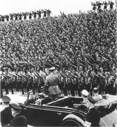 Иллюстрация к книге — Повседневная жизнь Берлина при Гитлере [i_040.jpg]