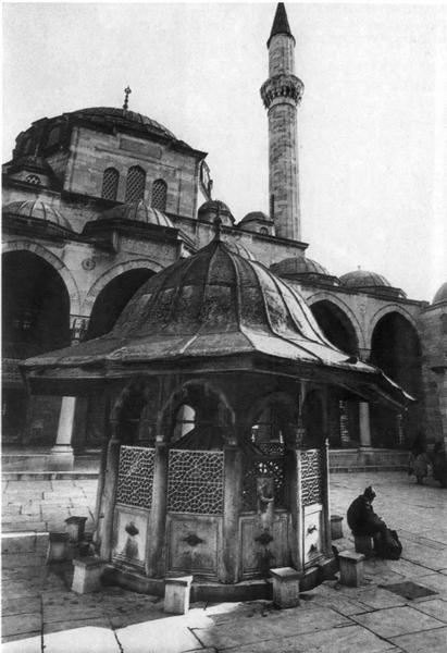 Иллюстрация к книге — Повседневная жизнь Стамбула в эпоху Сулеймана Великолепного [i_035.jpg]