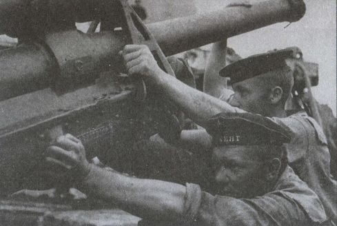 Иллюстрация к книге — Июль 1942 года. Падение Севастополя [i_018.jpg]