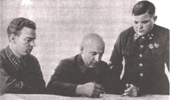 Иллюстрация к книге — Первый контрудар Сталина. Отстоять Ленинград! [doc2fb_image_02000032.jpg]