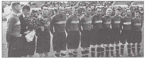 Иллюстрация к книге — Тайны советского футбола [i_020.jpg]