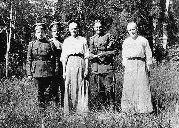 Иллюстрация к книге — Судьба императора Николая II после отречения. Историко-критические очерки [i_021.jpg]