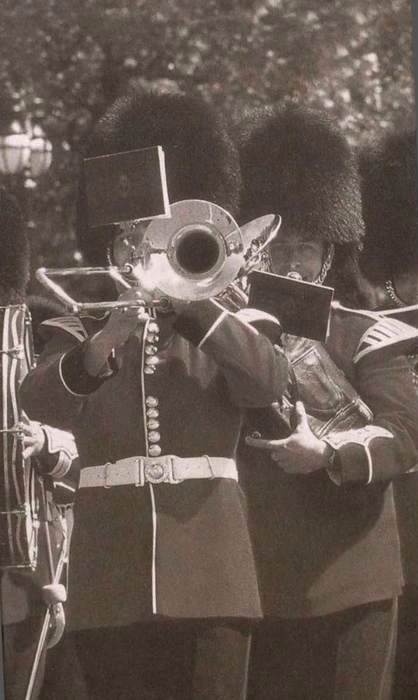 Иллюстрация к книге — Повседневная жизнь Букингемского дворца при Елизавете II [i_005.jpg]