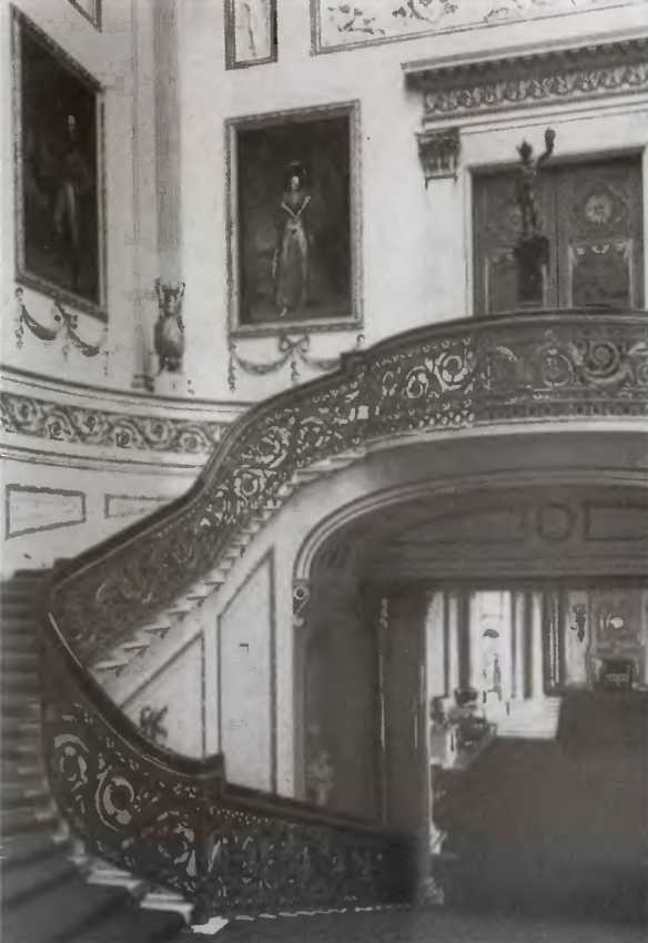 Иллюстрация к книге — Повседневная жизнь Букингемского дворца при Елизавете II [i_009.jpg]