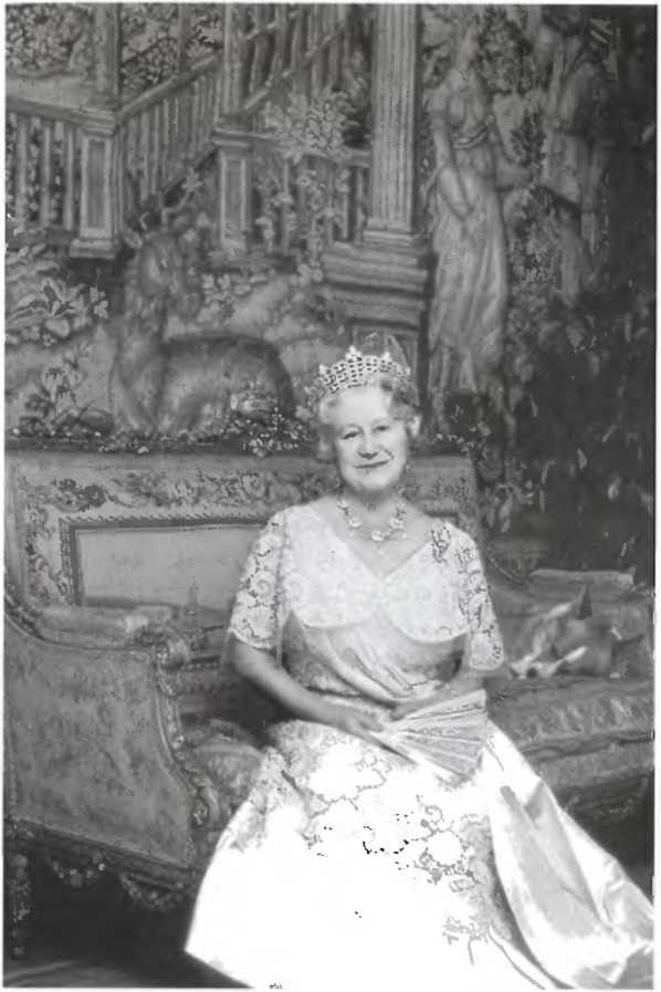 Иллюстрация к книге — Повседневная жизнь Букингемского дворца при Елизавете II [i_029.jpg]