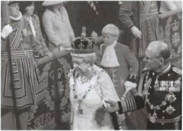 Иллюстрация к книге — Повседневная жизнь Букингемского дворца при Елизавете II [i_044.jpg]