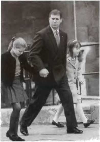 Иллюстрация к книге — Повседневная жизнь Букингемского дворца при Елизавете II [i_050.jpg]