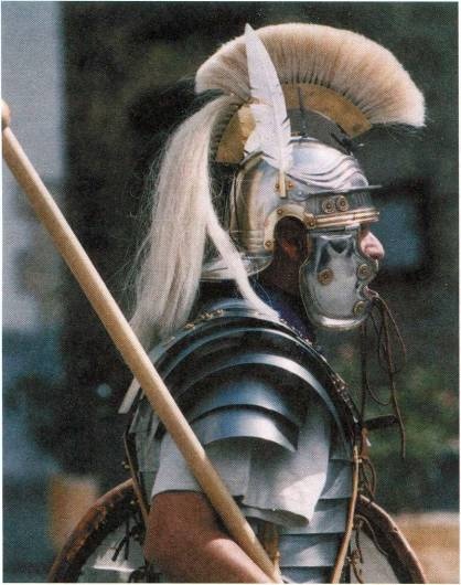 Иллюстрация к книге — Воины Рима. 1000 лет истории. Организация. Вооружение. Битвы [doc2fb_image_020000d0.jpg]