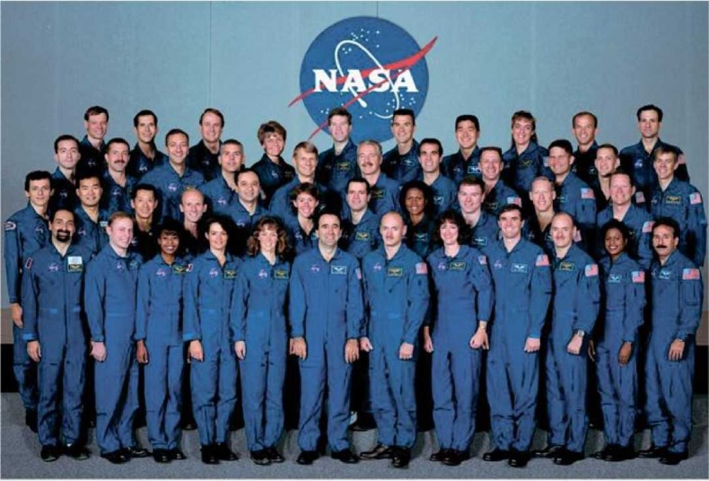 Иллюстрация к книге — Астронавт. Необычайное путешествие в поисках тайн Вселенной [i_010.jpg]