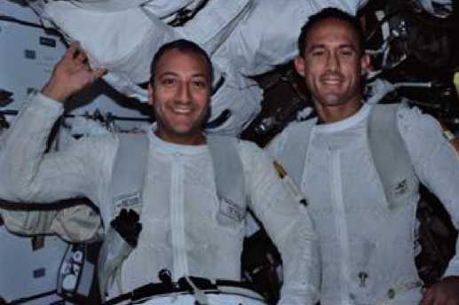 Иллюстрация к книге — Астронавт. Необычайное путешествие в поисках тайн Вселенной [i_019.jpg]