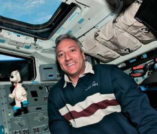 Иллюстрация к книге — Астронавт. Необычайное путешествие в поисках тайн Вселенной [i_028.jpg]