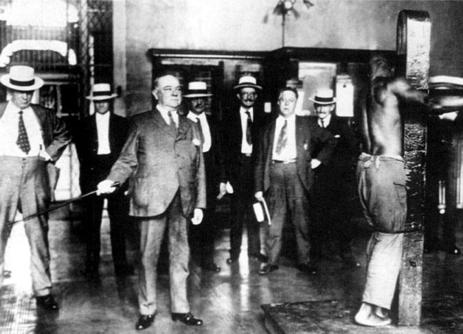 Иллюстрация к книге — Смертная казнь. История и виды высшей меры наказания от начала времен до наших дней [i_130.jpg]