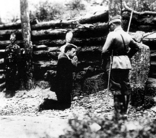 Иллюстрация к книге — Смертная казнь. История и виды высшей меры наказания от начала времен до наших дней [i_260.jpg]