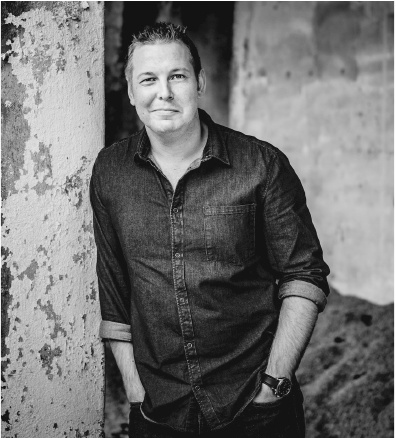 Иллюстрация к книге — Здесь была Бритт-Мари [b00003931.jpg]