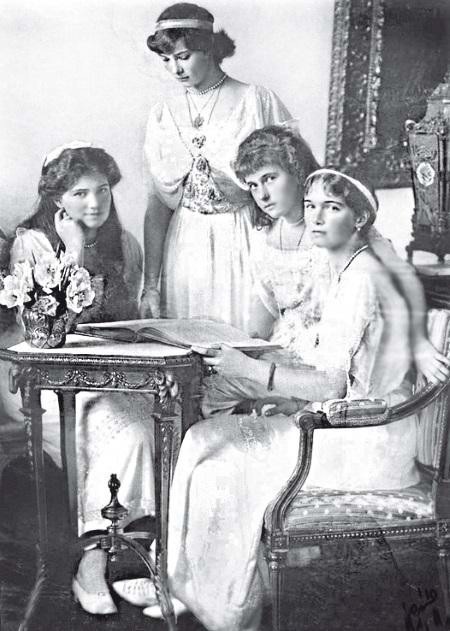 Иллюстрация к книге — Судьба российских принцесс. От царевны Софьи до великой княжны Анастасии [i_075.jpg]