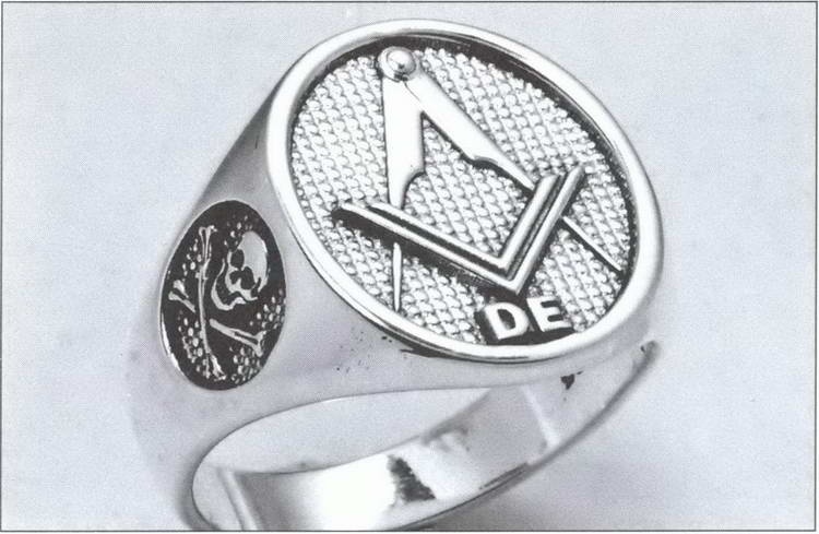 Иллюстрация к книге — Символ &quot;мертвая голова&quot; [i_021.jpg]