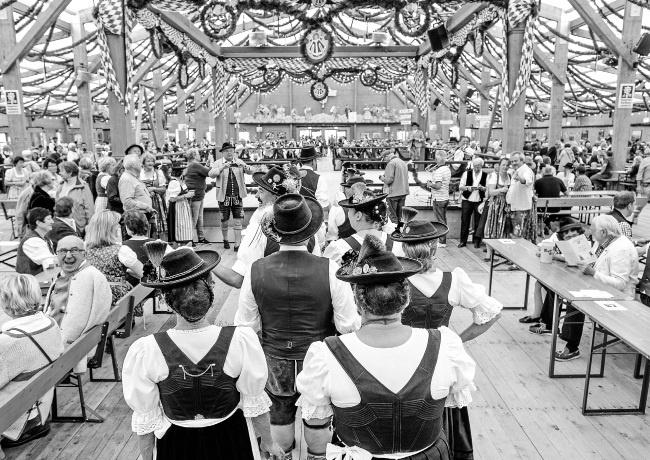 Иллюстрация к книге — Прощай, немытая Европа [i_002.jpg]