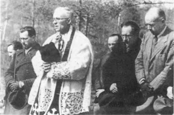 Иллюстрация к книге — Катынский синдром в советско-польских и российско-польских отношениях [i_033.jpg]