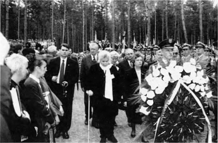 Иллюстрация к книге — Катынский синдром в советско-польских и российско-польских отношениях [i_080.jpg]