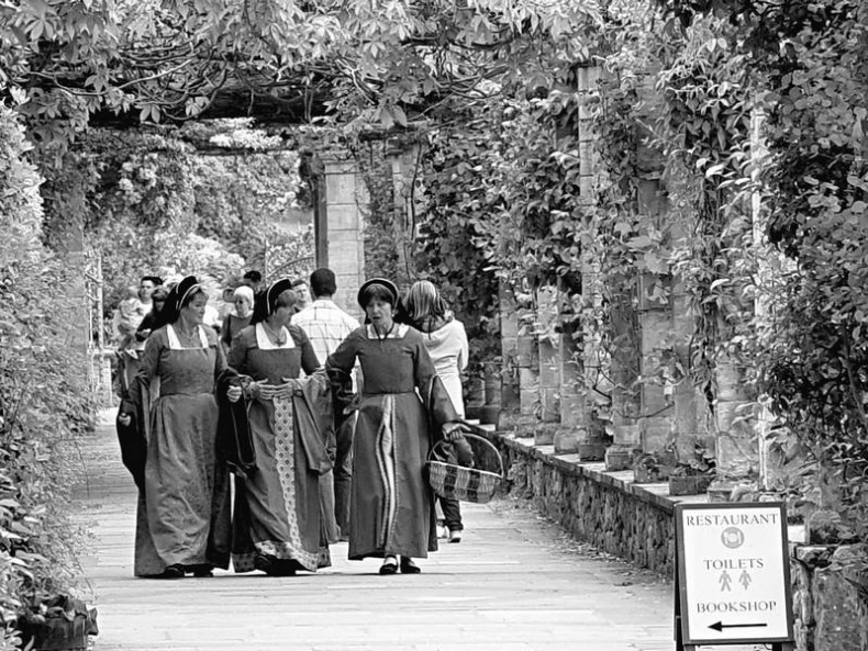 Иллюстрация к книге — 5 O&#039;clock и другие традиции Англии [i_015.jpg]