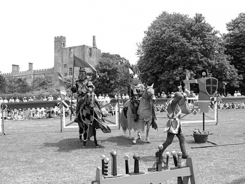 Иллюстрация к книге — 5 O&#039;clock и другие традиции Англии [i_019.jpg]