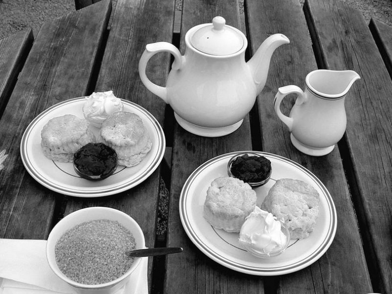 Иллюстрация к книге — 5 O&#039;clock и другие традиции Англии [i_076.jpg]