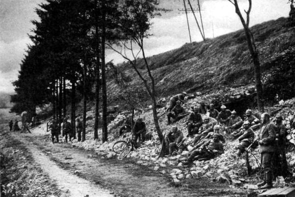 Иллюстрация к книге — Крушение германского блицкрига в 1914 году [i_038.jpg]