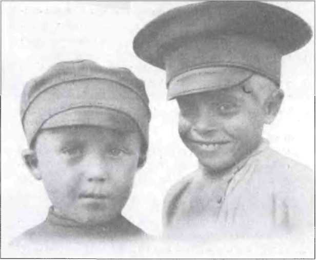 Иллюстрация к книге — Неизвестные трагедии Первой мировой. Пленные. Дезертиры. Беженцы [i_035.jpg]