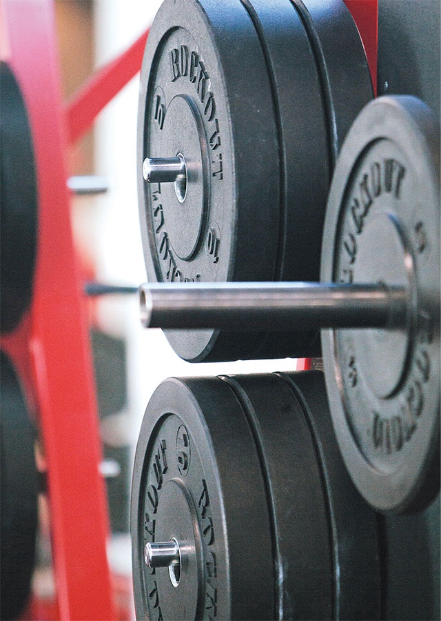 Иллюстрация к книге — Хватит ЖРАТЬ! и лениться. 50 интенсивных тренировок от тренера программы &quot;Свадебный размер&quot; [i_003.jpg]