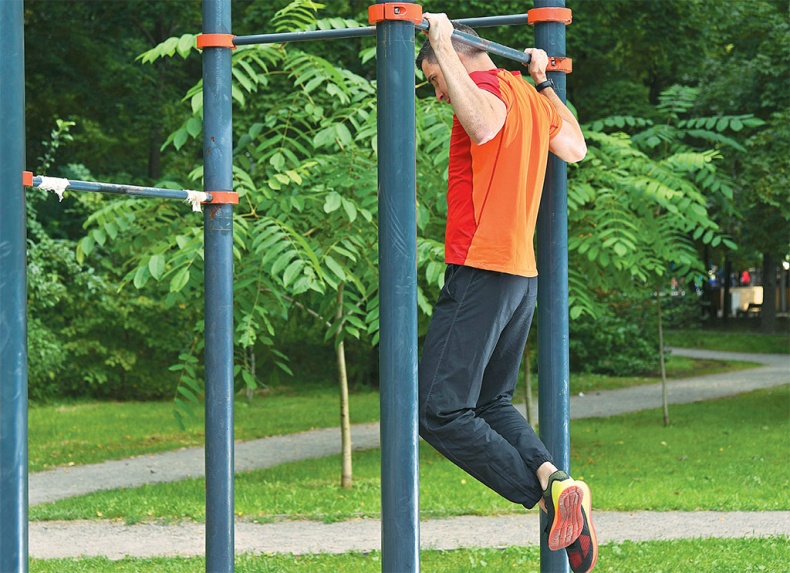 Иллюстрация к книге — Хватит ЖРАТЬ! и лениться. 50 интенсивных тренировок от тренера программы &quot;Свадебный размер&quot; [i_006.jpg]