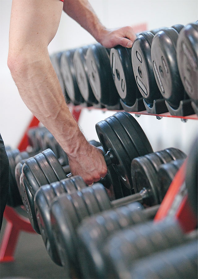 Иллюстрация к книге — Хватит ЖРАТЬ! и лениться. 50 интенсивных тренировок от тренера программы &quot;Свадебный размер&quot; [i_008.jpg]