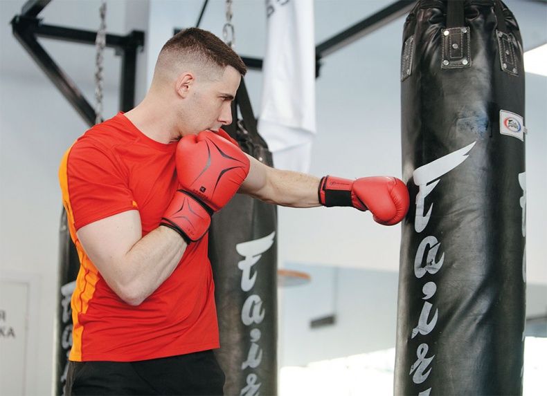 Иллюстрация к книге — Хватит ЖРАТЬ! и лениться. 50 интенсивных тренировок от тренера программы &quot;Свадебный размер&quot; [i_020.jpg]