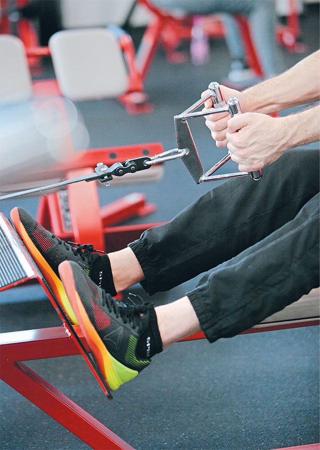 Иллюстрация к книге — Хватит ЖРАТЬ! и лениться. 50 интенсивных тренировок от тренера программы "Свадебный размер" [i_035.jpg]