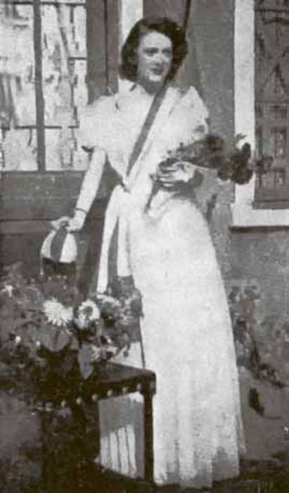 Иллюстрация к книге — Тайны парижских манекенщиц [i_004.jpg]