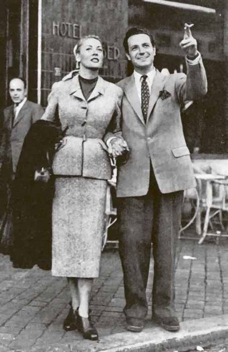 Иллюстрация к книге — Тайны парижских манекенщиц [i_054.jpg]