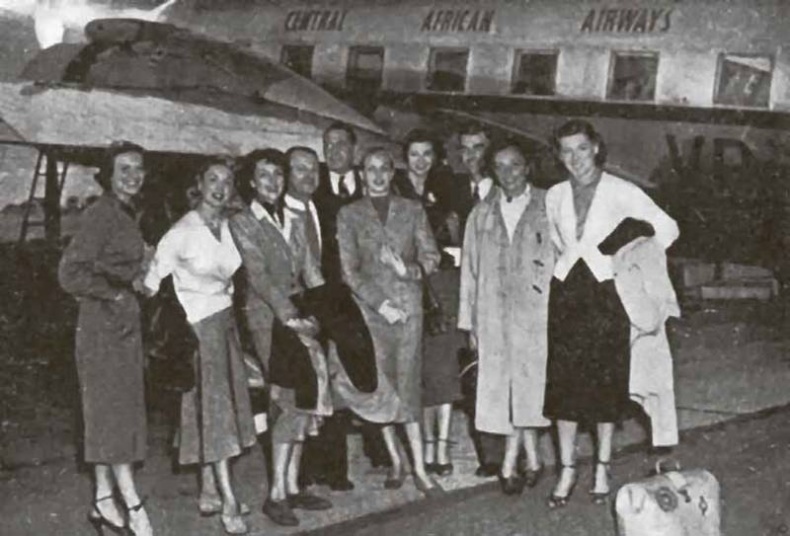 Иллюстрация к книге — Тайны парижских манекенщиц [i_055.jpg]